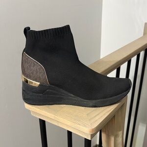 Michael Kors wedge sneakers 8.5